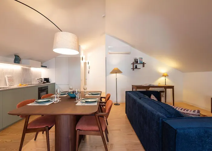 Ando Living - Sao Miguel House 4* Porto