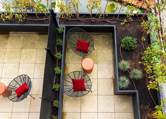 Ando Living - Sao Miguel House Aparthotel Porto