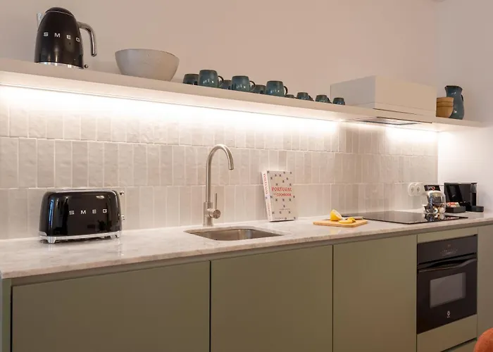 Ando Living - Sao Miguel House Aparthotel Porto