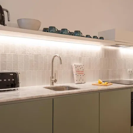 Ando Living - Sao Miguel House Aparthotel Porto