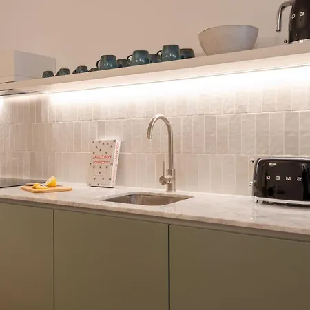Ando Living - Sao Miguel House 4* Порту