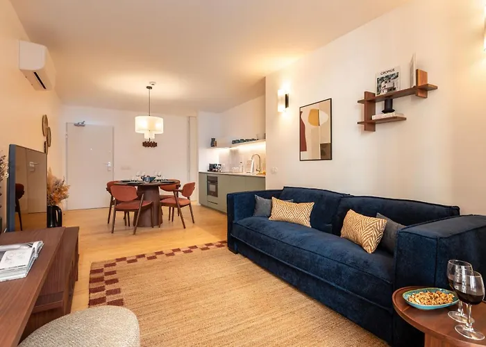 Ando Living - Sao Miguel House Apartahotel Oporto