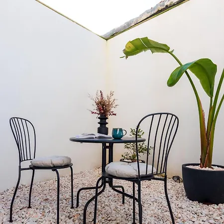 Ando Living - Sao Miguel House 4* Porto